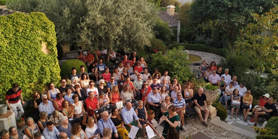 ÄGLAE DELEITA EN EL ALJIBE DEL REY